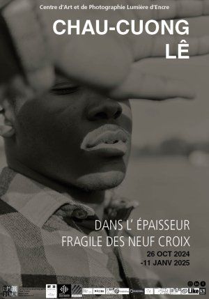 Dans l'épaisseur fragile des neuf croix